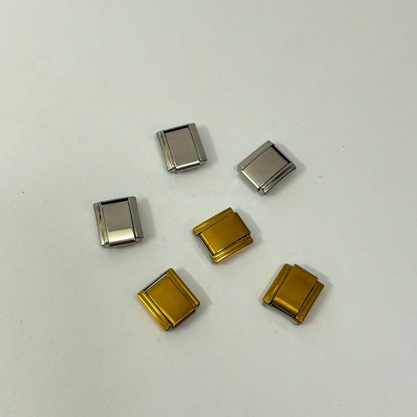 PLAIN GOLD CHARM
