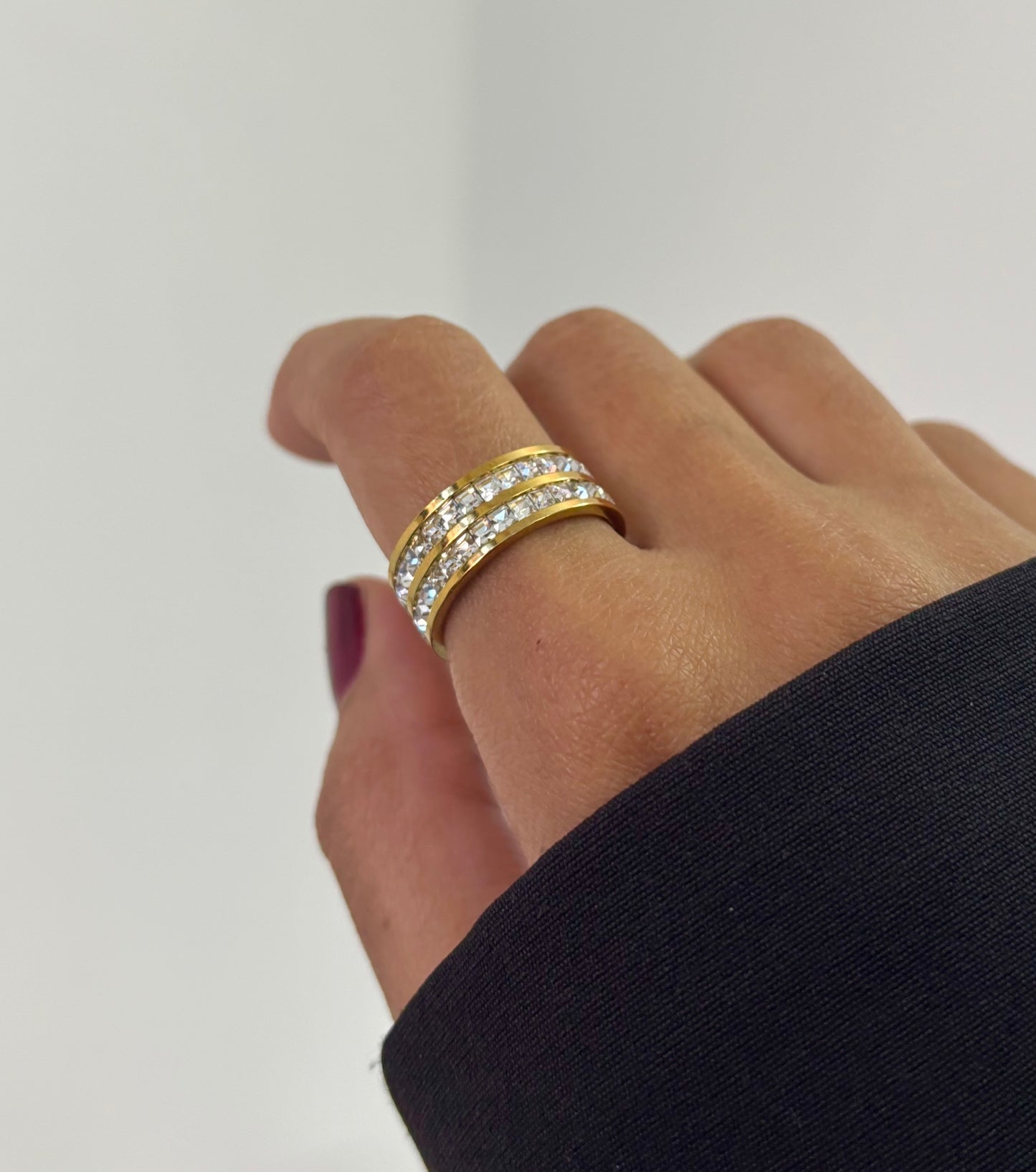 Dazzling Ring