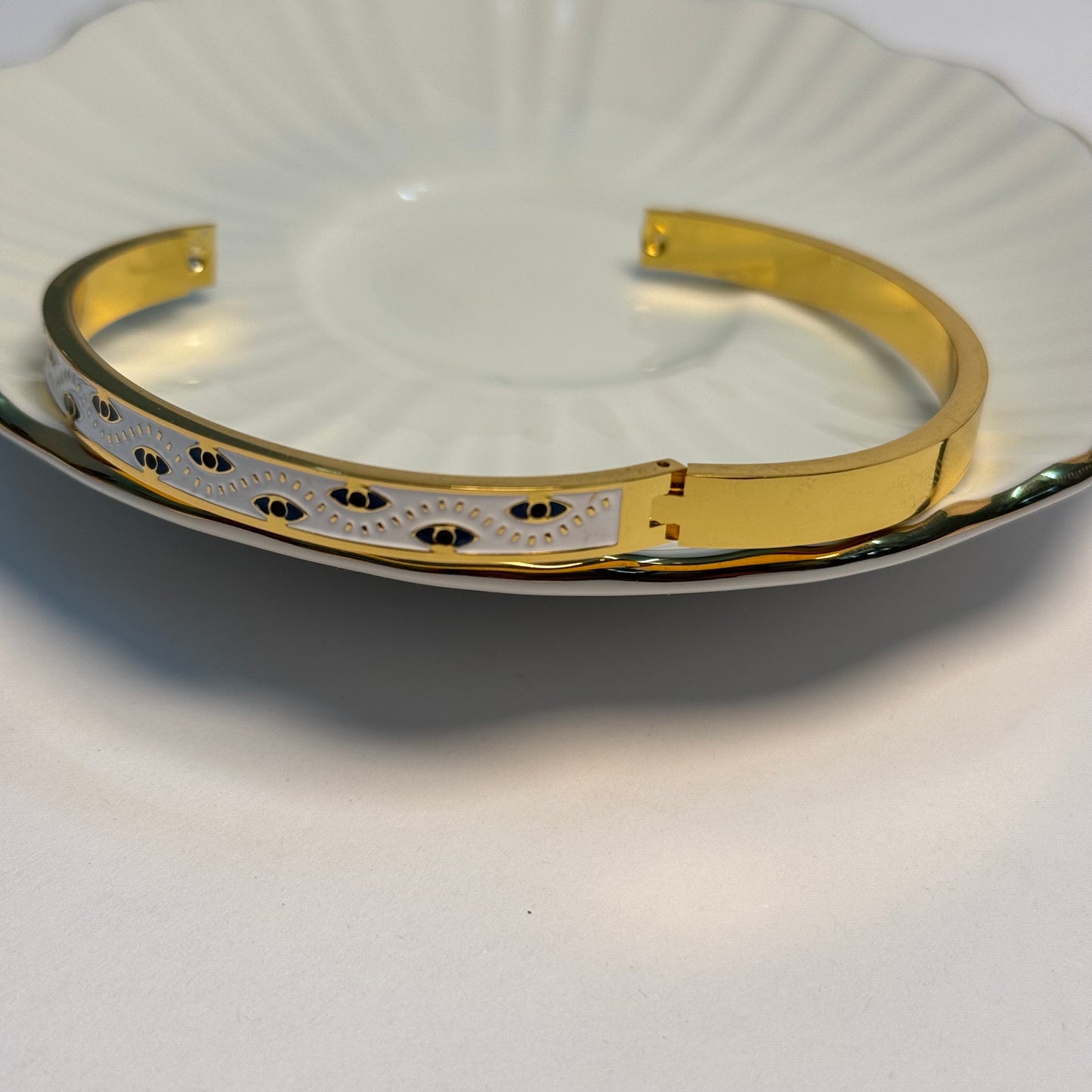 Frosted Gaze Bracelet