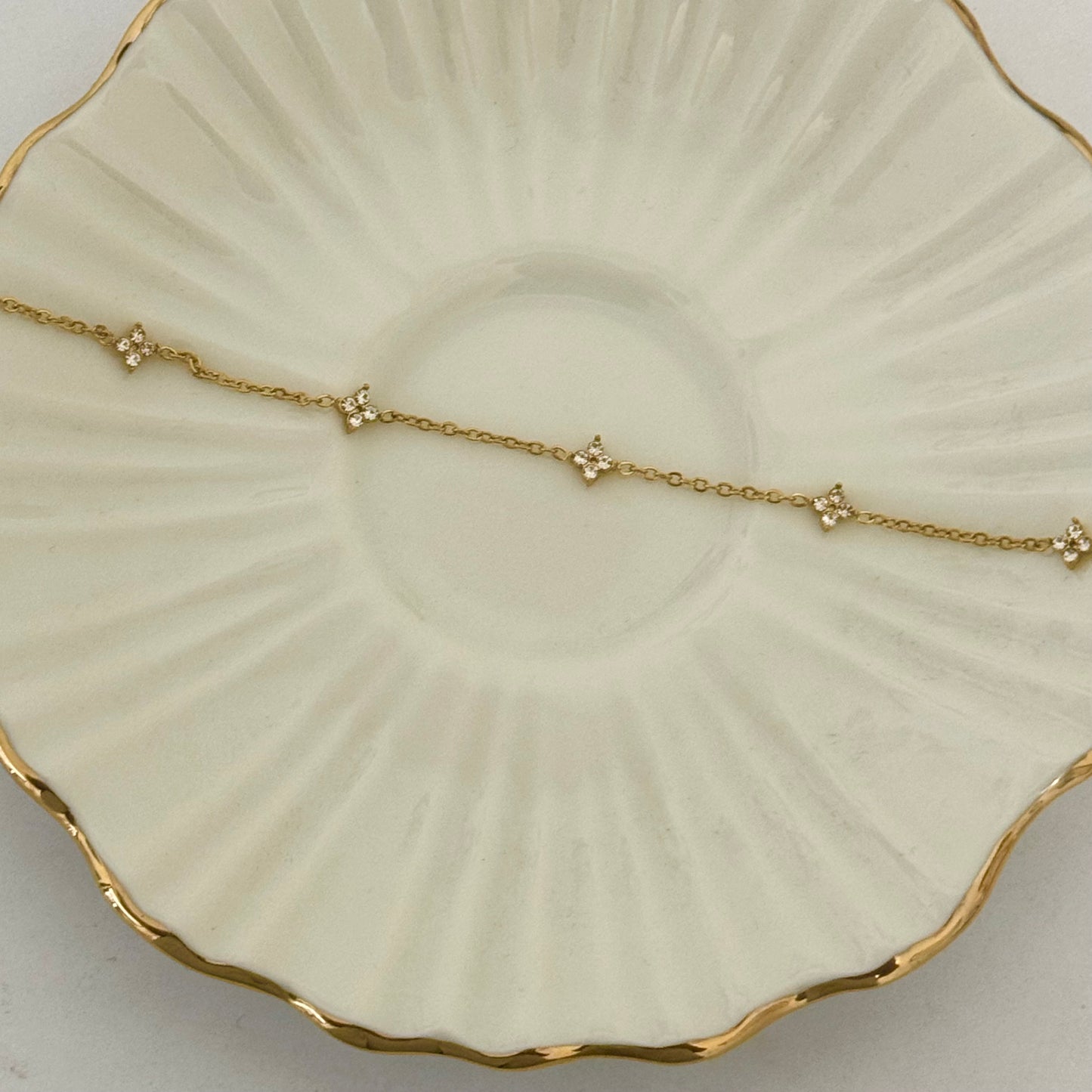 Dainty Daisy Bracelet