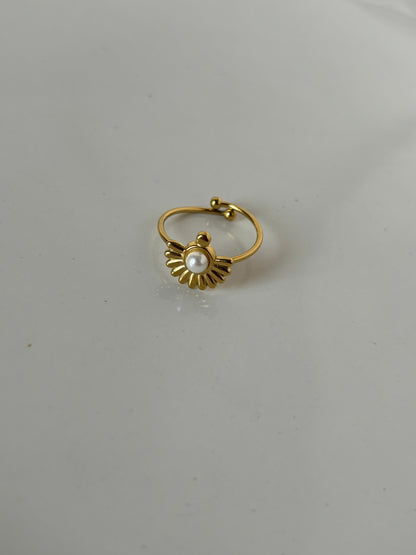 Daisy Pearl Ring