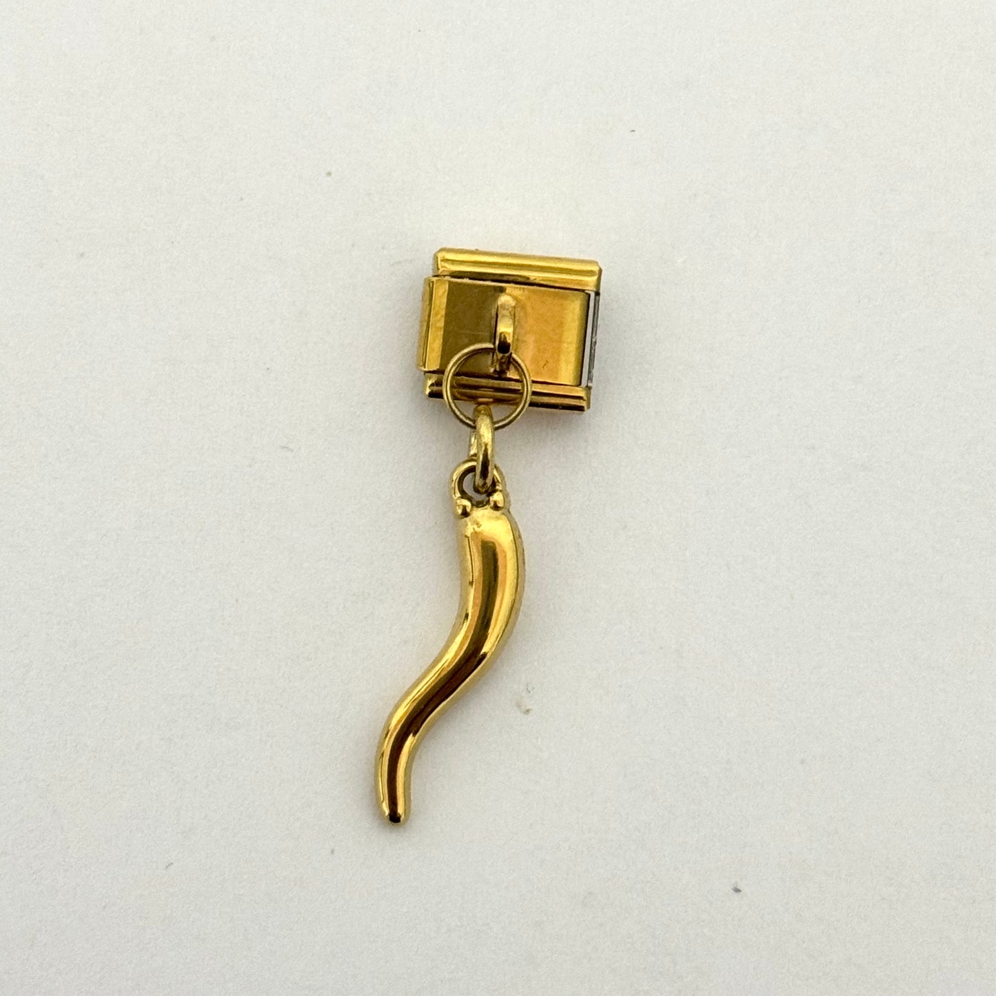 GOLD CHILLI HANGING IC