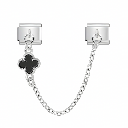 BLACK CLOVER HANGING IC