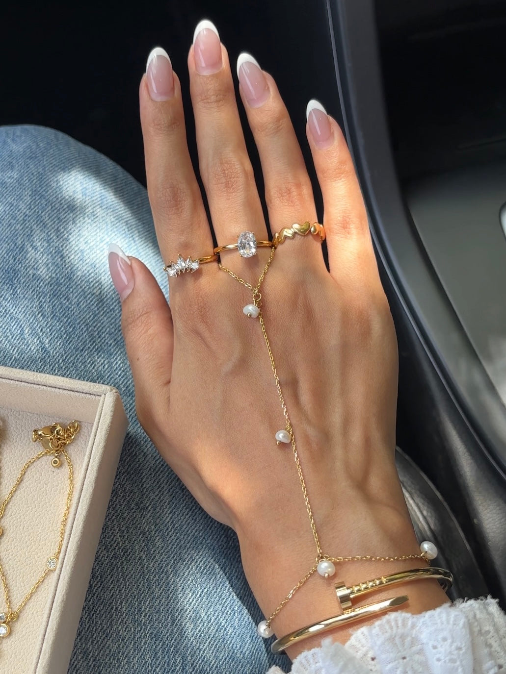 Dreamy Pearl Handchain