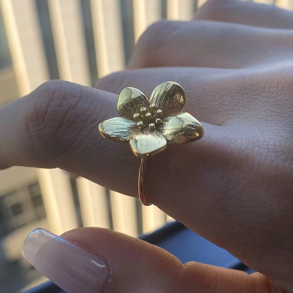 Bloom Aura Ring