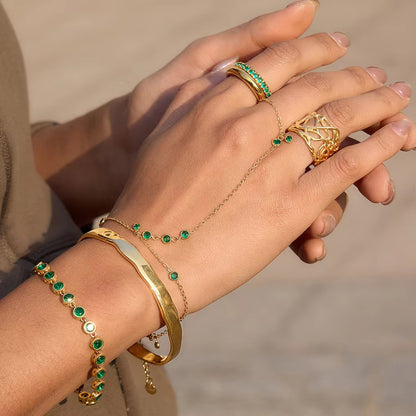 Emerald Twinkle Handchain