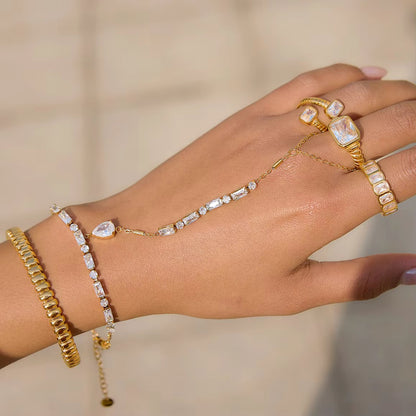 Elara Handchain