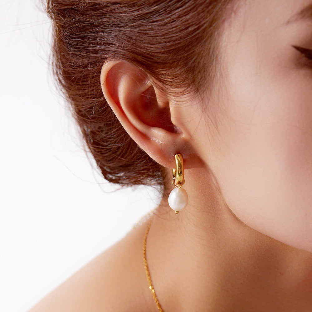 PEARLINA GOLD EARRINGS