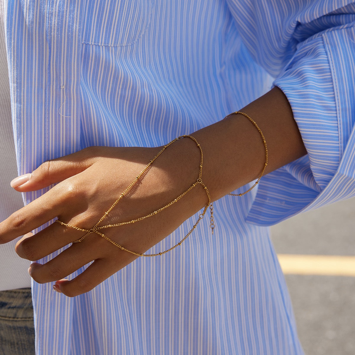 Interlace Handchain