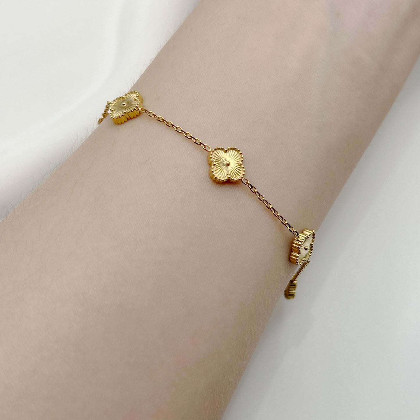 Mini Gold Clover Bracelet